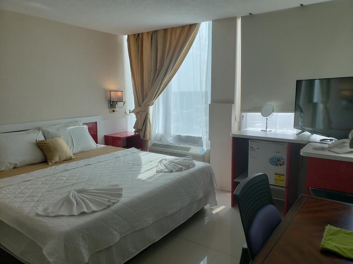 Golden Tree Hotel Cidade de Belize Exterior foto