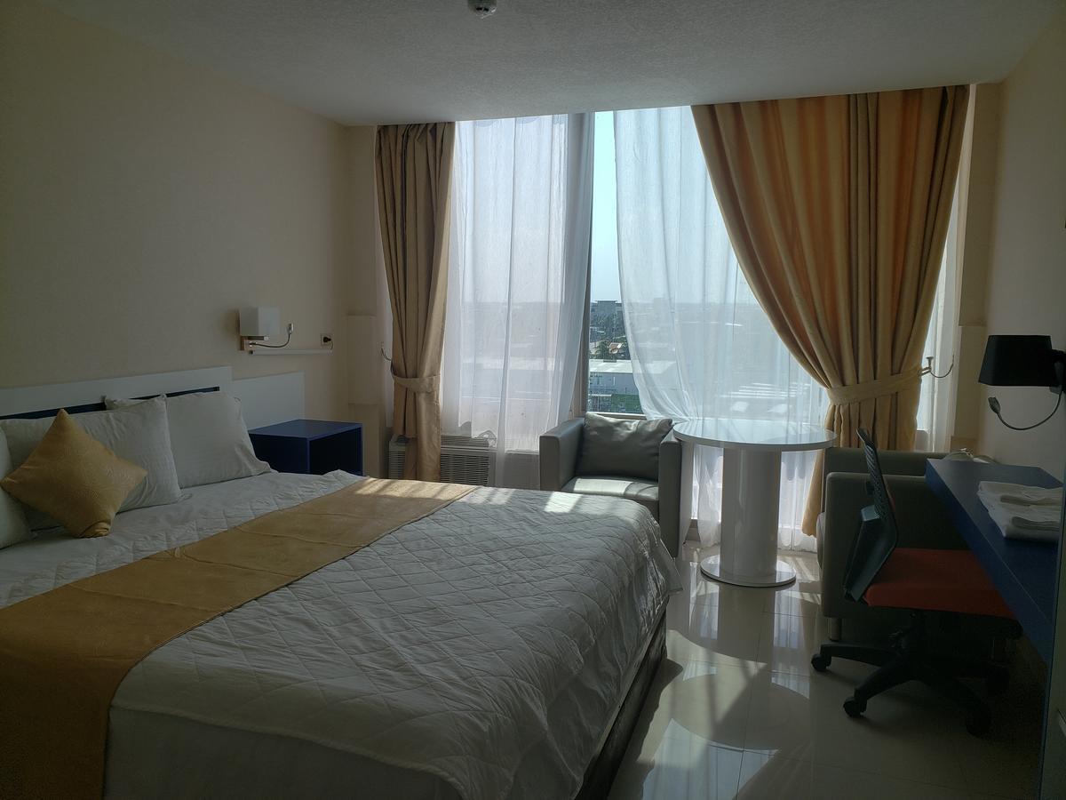 Golden Tree Hotel Cidade de Belize Exterior foto